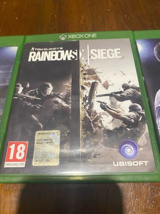 Lotto 3 Giochi Xbox One: FIFA 16, R6 Siege, FIFA 1
