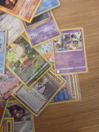 Lote 40 Cartas Pokémon Antiguas y Nuevas