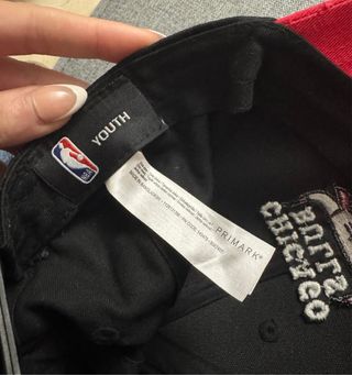 Gorra Chicago Bulls Negra y Roja