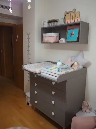 Habitación convertible para bebé.