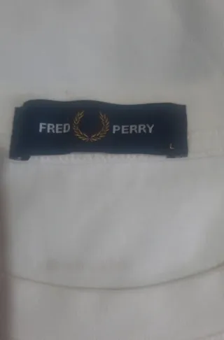 T-shirt Fred Perry bianca con stampa oro