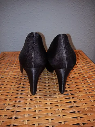 Zapatos de tacón negros