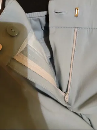 Pantalón de pinzas Zara
