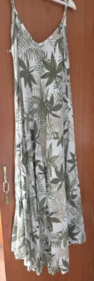 Vestido largo estampado hojas