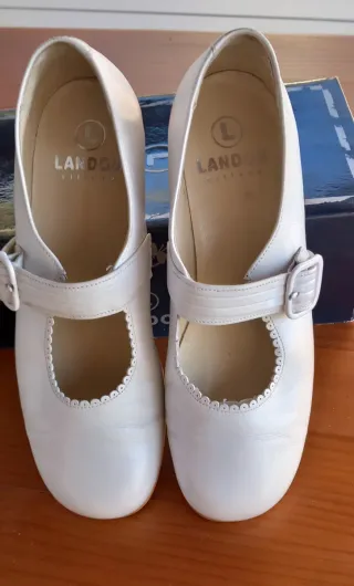 Zapatos comunión n°35 Calzado de Villena beige/bla