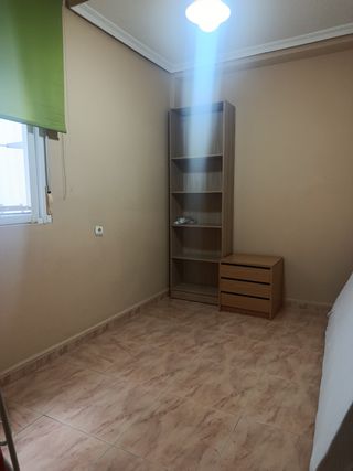 Se alquila piso 15 minutos de la  mezquita