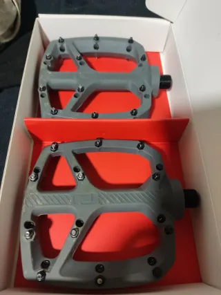 Pedales MTB ONOFF Resina Plataforma.