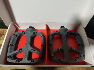 Pedales MTB ONOFF Resina Plataforma.