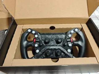 Volante y base Simagic Alpha EVO + GT NEO.