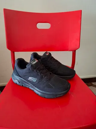 Zapatillas Skechers Arch fit Negras