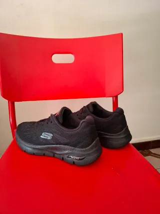 Zapatillas Skechers Arch fit Negras