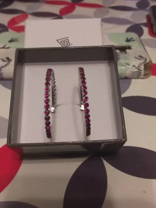 Pendientes Aro Plata y Cristales Rojos Swarovski