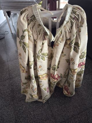 Traje de Fallera Beige y Rojo