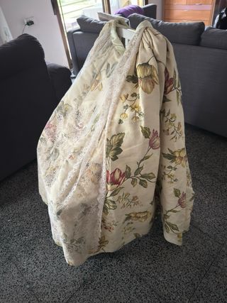 Traje de Fallera Beige y Rojo