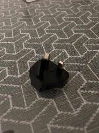 Adaptador enchufe UE a Reino Unido