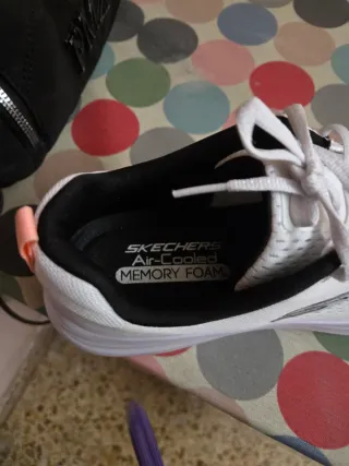 Zapatillas Skechers Mujer Blancas y Rosas