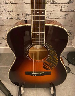 Fender Paramount PO-220E Guitarra Acústica