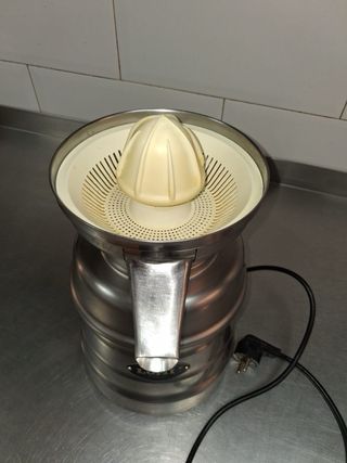 Exprimidora Profesional Lomi