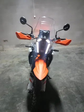 KTM 390 Adventure R Naranja/Blanca