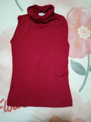 2 Tops de MNG y Pull&Bear