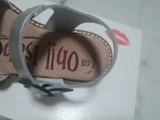 Sandalias plateadas con lentejuelas