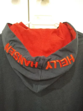 Sudadera Helly Hansen Negra y Roja