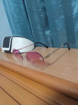 Occhiali da sole e custodia rigida BULGET rosa sfumato