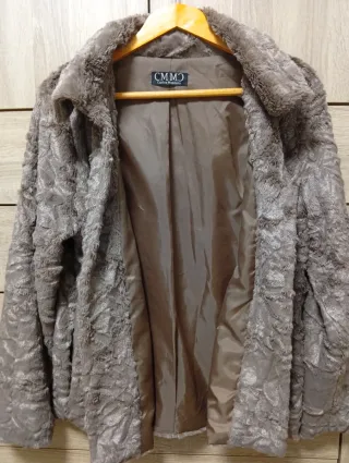 Chaqueta CMMO gris pelo sintético