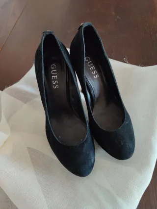 Scarpe Décolleté nere Guess