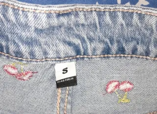 Pantaloncino e top con ciliegie