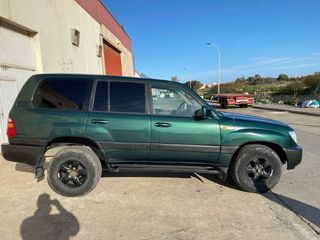 Toyota Land Cruiser 100 2001
