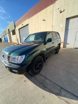 Toyota Land Cruiser 100 2001