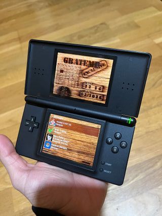 Nintendo DS Nera con R4