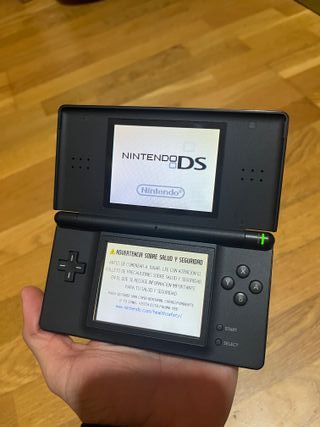 Nintendo DS Nera con R4