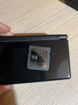 Nintendo DS Negra con R4