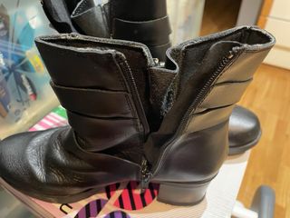 Botines de piel negros con hebillas