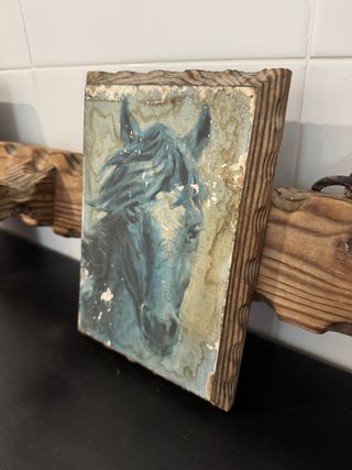 Colgador perchero madera caballos y herraduras