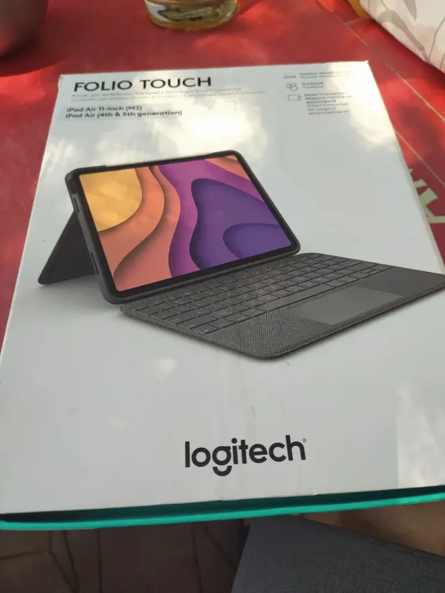 Logitech Folio Touch iPad Air 11