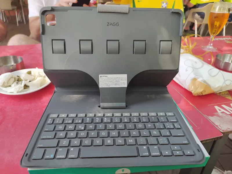 Logitech Folio Touch iPad Air 11 afbeelding 2