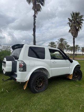 Mitsubishi Montero 2014