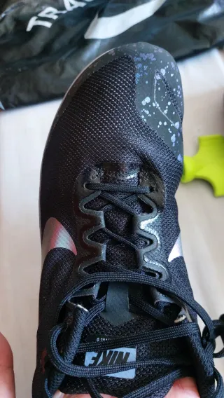 Zapatillas Nike Atletismo disponible talla 44 y 46