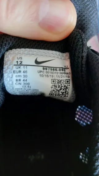 Zapatillas Nike Atletismo disponible talla 44 y 46