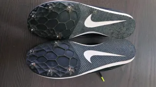 Zapatillas Nike Atletismo disponible talla 44 y 46