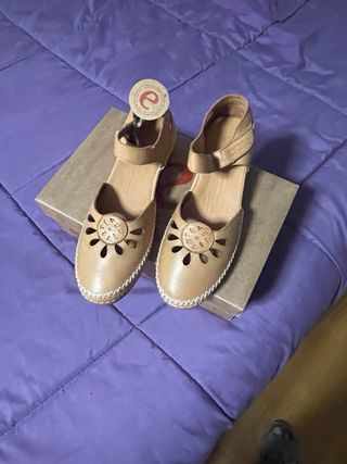 Zapatos de piel color coñac