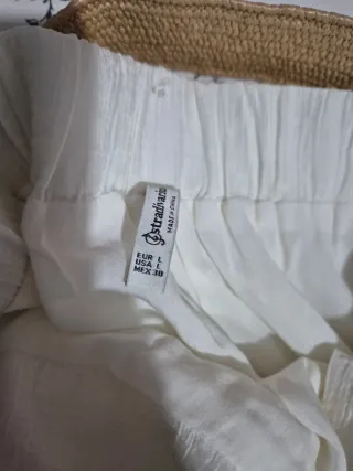 Falda blanca Talla L con cinturón