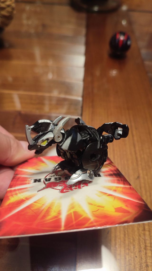 Bakugan Mechtanium Surge translucide mutant mercure dragonoïde Ventus & Darkus
