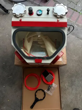 Sabbiatrice VEVOR Nuova Mai Usata