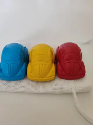 Ceras sólidas para bebés forma coches.