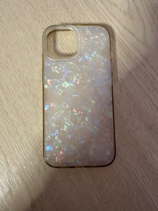 Funda iPhone 15 nacarada