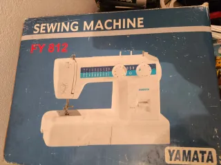 Máquina de coser Yamata FY 812